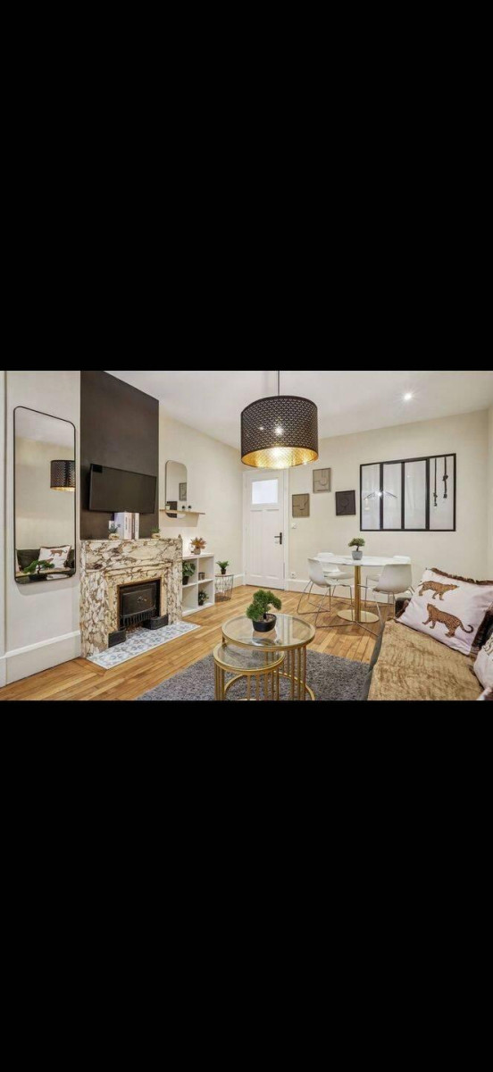 
                                                Location
                                                 Beau T2 meublé de 35m² récemment rénové
