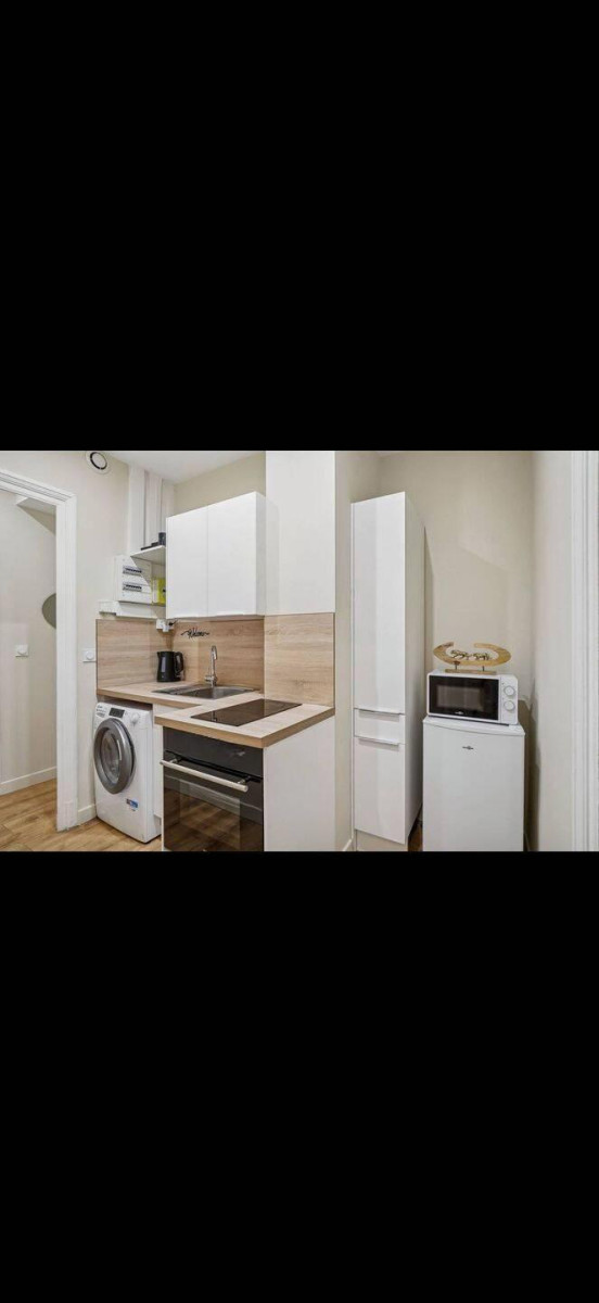 
                                                Location
                                                 Beau T2 meublé de 35m² récemment rénové