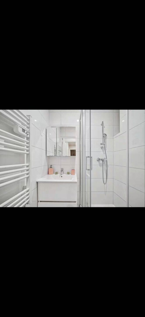 
                                                Location
                                                 Beau T2 meublé de 35m² récemment rénové