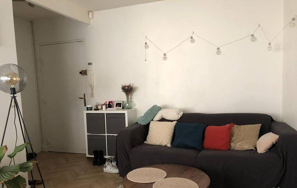 
                                                Location
                                                 Beau T2 meublé de 37m² dans une rue calme