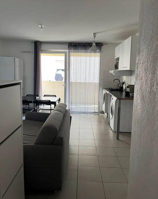 
                                                Location
                                                 Beau T2 meublé de 40m2 - Quartier Saint-Roch
