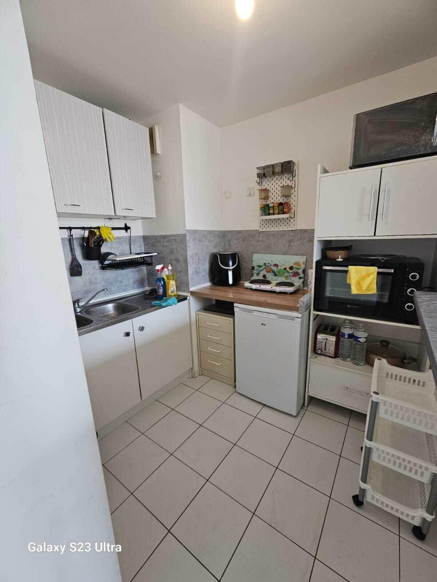
                                                Location
                                                 Beau T2 meublé de 42m²