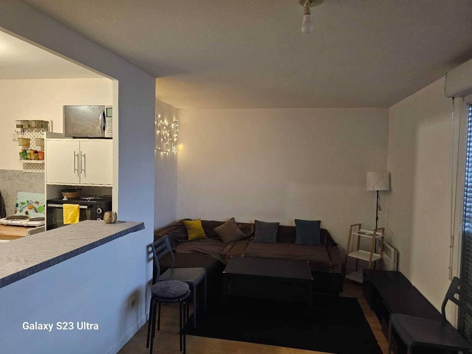 
                                                Location
                                                 Beau T2 meublé de 42m²