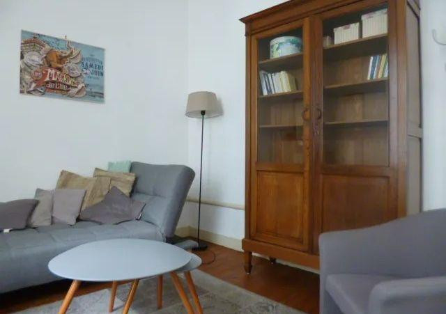 
                                                Location
                                                 Beau T2 meublé de 44m² quartier Dobrée