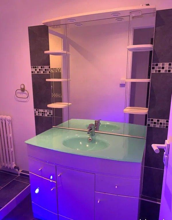 
                                                Location
                                                 Beau T2 meublé de 50m² récemment rénové