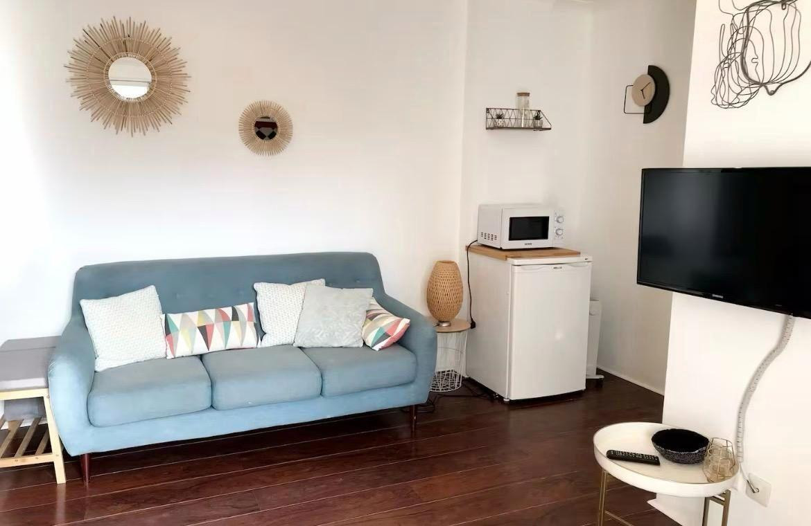 
                                                Location
                                                 Beau T2 meublé entre St Victor et 4 septembre