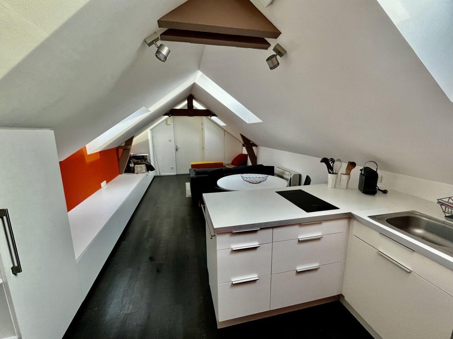 
                                                Location
                                                 Beau T2 meublé et équipé 44m² quartier Canclaux