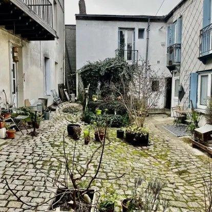 
                                                Location
                                                 Beau T2 meublé et équipé 44m² quartier Canclaux