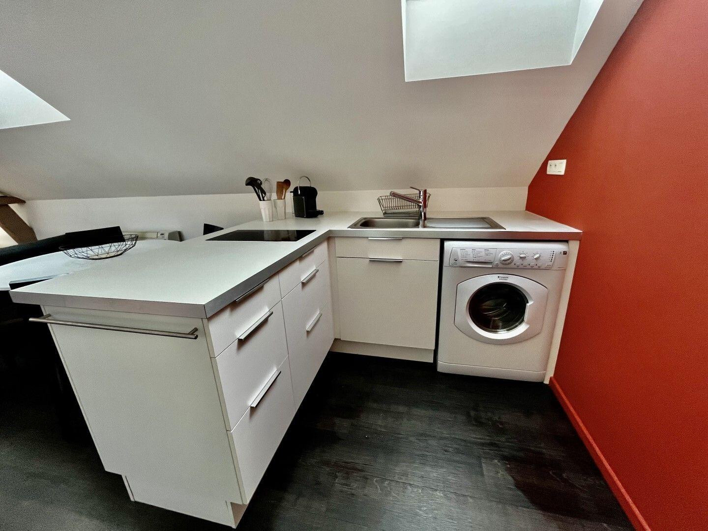 
                                                Location
                                                 Beau T2 meublé et équipé 44m² quartier Canclaux