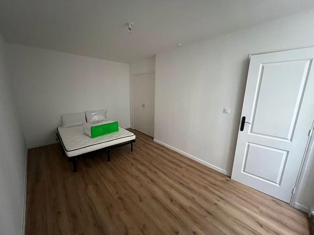 
                                                Location
                                                 Beau T2 meublé et rénové 35m² Quartier Bouffay