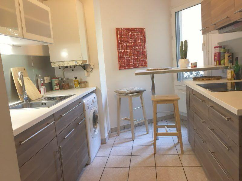 
                                                Location
                                                 BEAU  T2 MEUBLE PLACE JEAN-MACE 52 m²