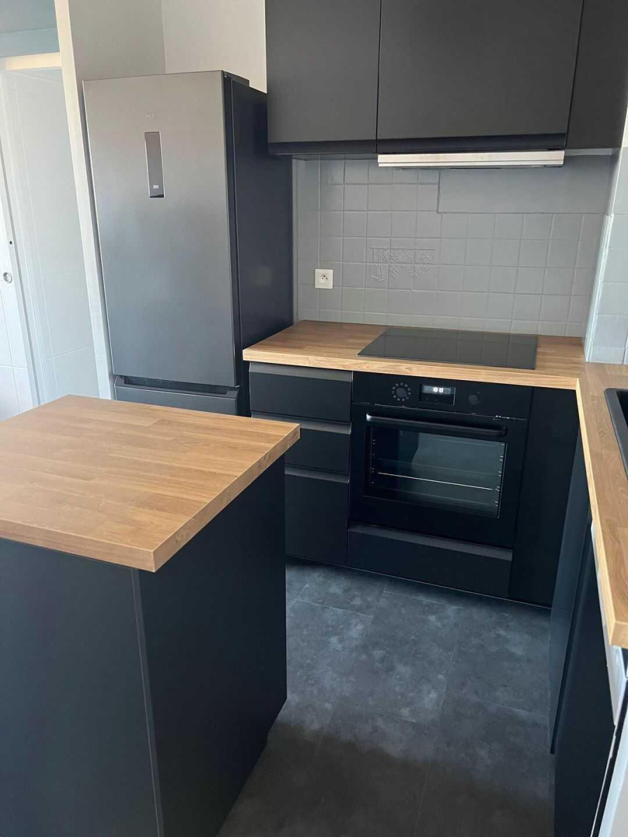 
                                                Location
                                                 Beau T2 meublé rénové avec balcon et parking
