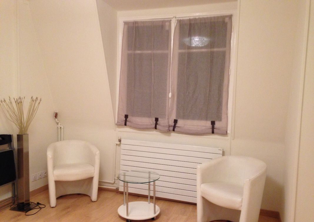 
                                                Location
                                                 Beau T2 - Paris 16 - Foch Pergolese