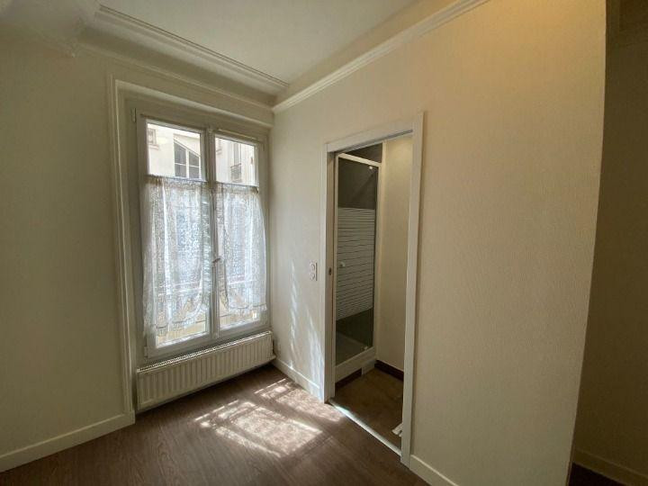 
                                                Location
                                                 Beau T2 quartier Mouffetard