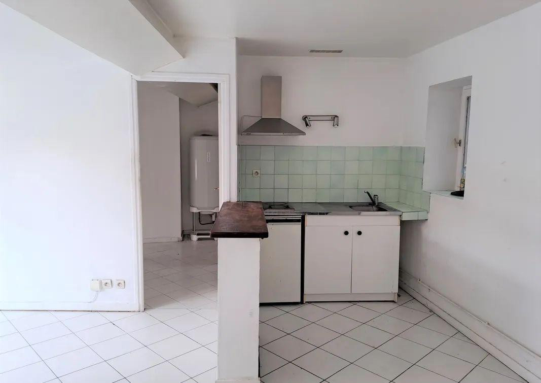 
                                                Location
                                                 Beau T2 refait à neuf 35m2 non meublé, à Lyon