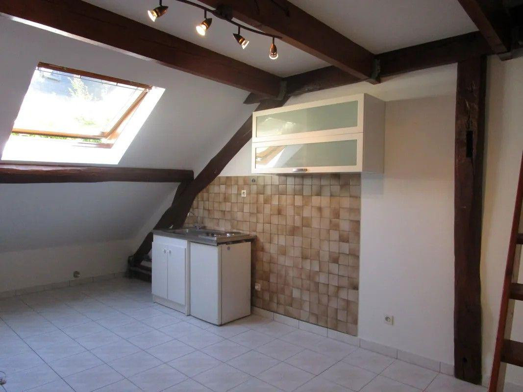 
                                                Location
                                                 Beau T2 refait à neuf gare de Corbeil Essonnes