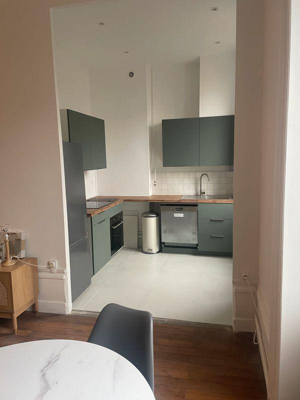 
                                                Location
                                                 Beau T2 rénové 62m2 Lyon 7 Proximité Jean Macé