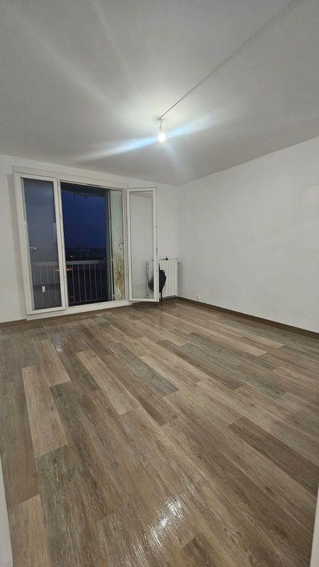 
                                                Location
                                                 Beau T2 rénové – ascenseur + balcon