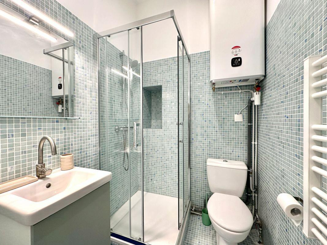 
                                                Location
                                                 Beau T2 rénové neuf, meublé complet 32m²