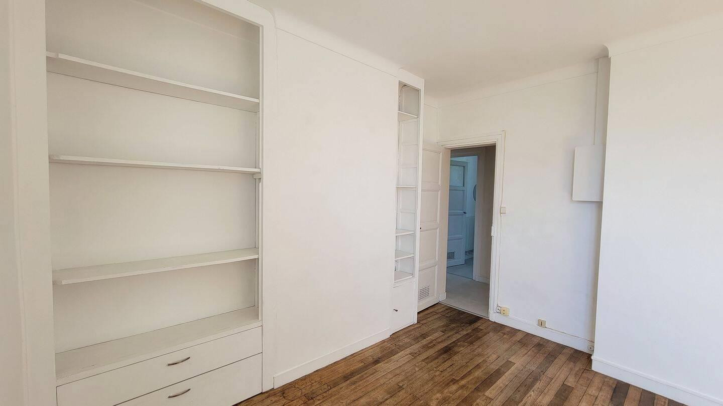 
                                                Location
                                                 Beau T2 sur la Butte Ste Anne 42m²