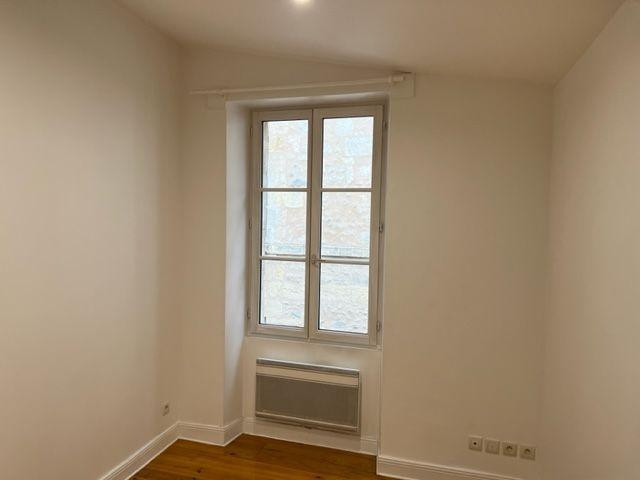 
                                                Location
                                                 Beau T3 38m² lumineux Centre historique