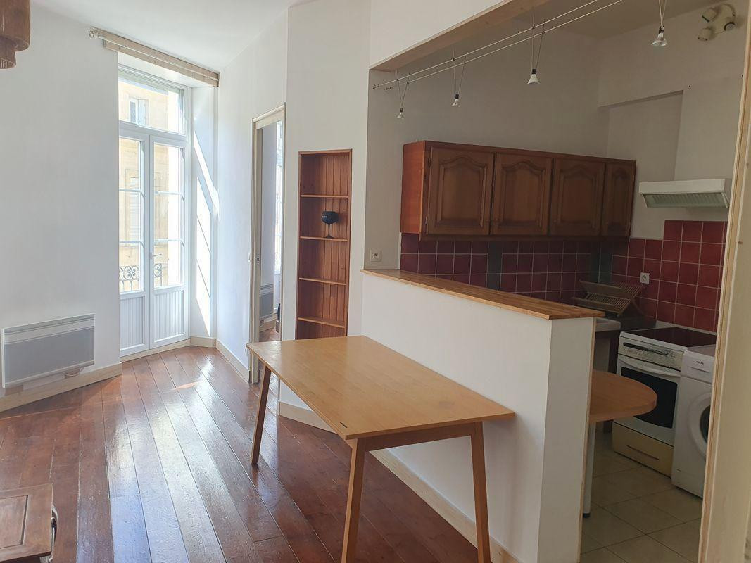 
                                                Location
                                                 Beau T3 43m² meublé Bordeaux