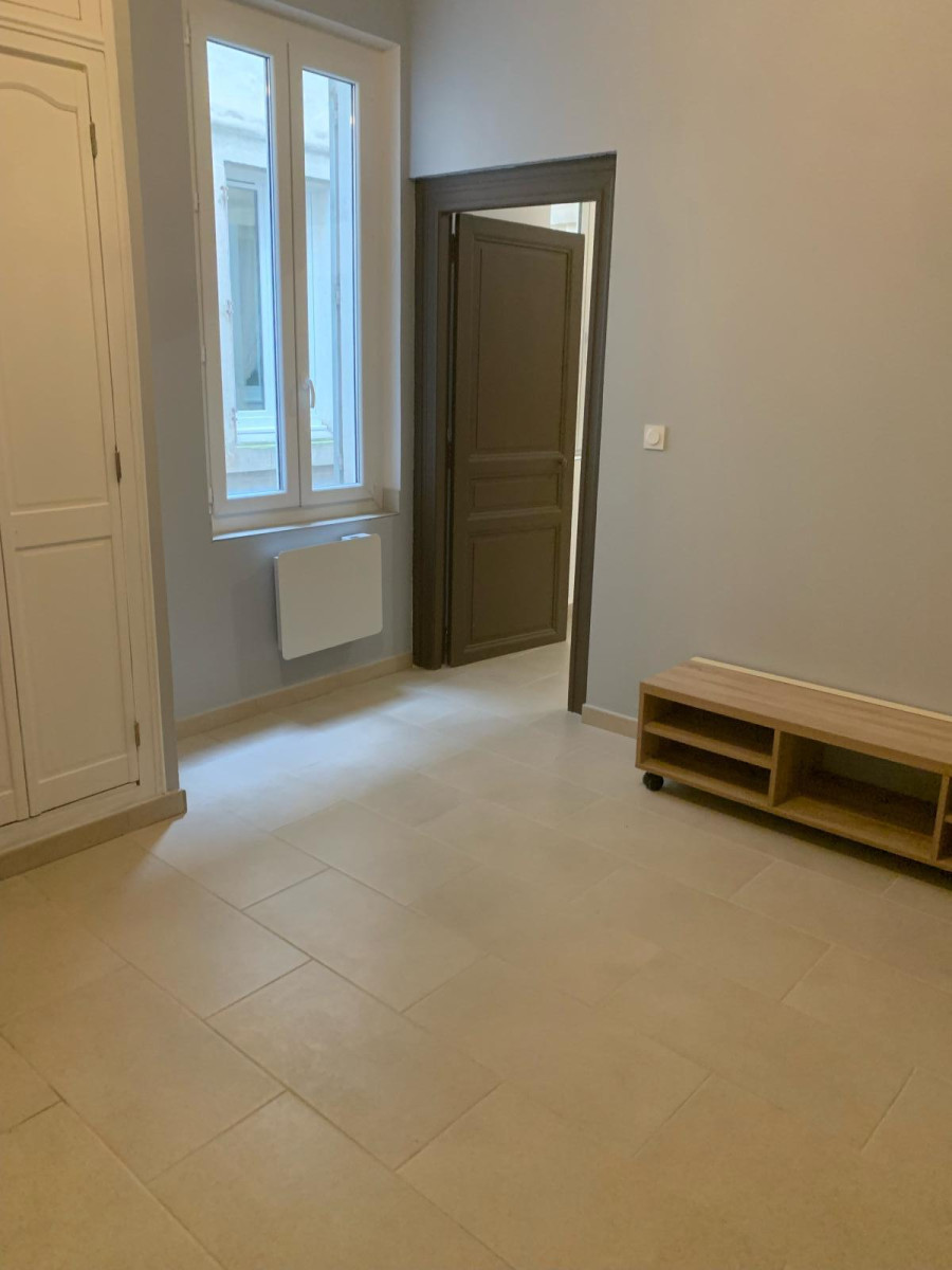 
                                                Location
                                                 Beau T3 52 m2