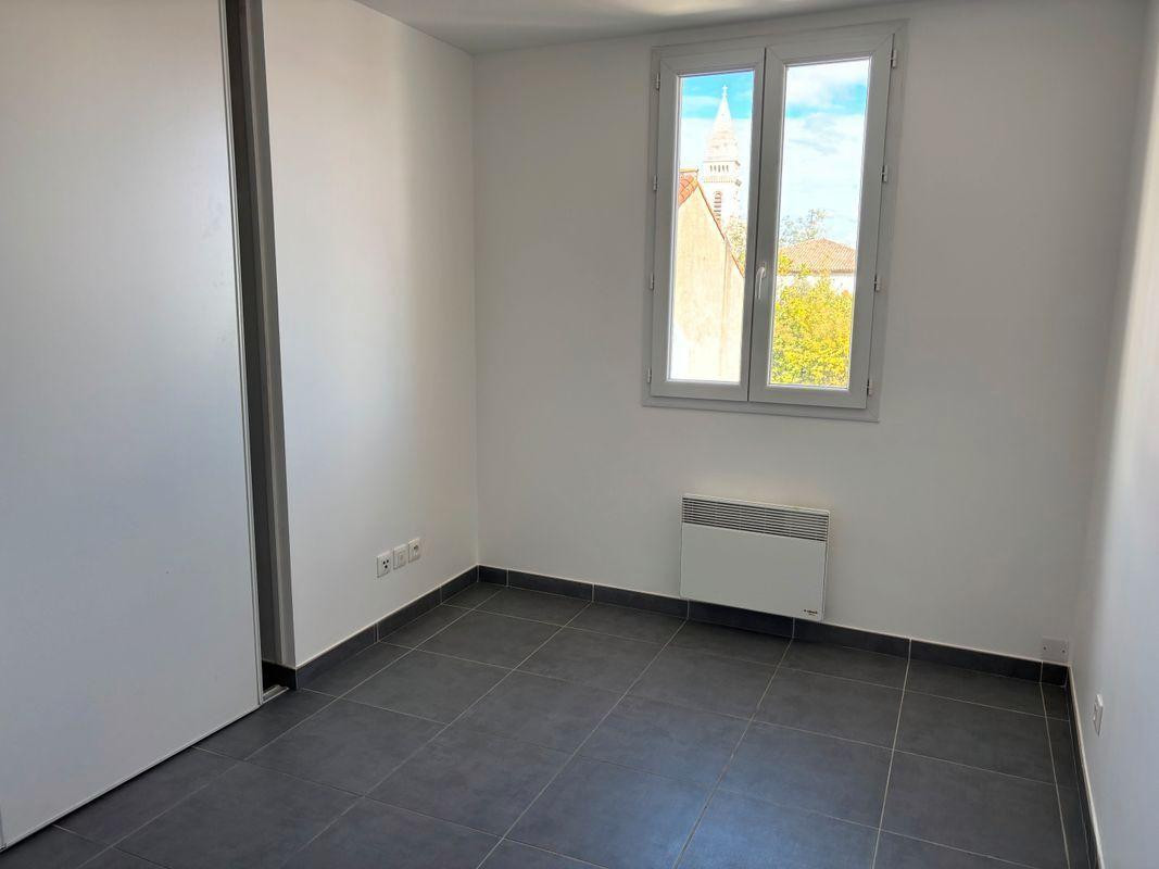 
                                                Location
                                                 Beau T3 54m² Saint Barnabé lumineux et calme