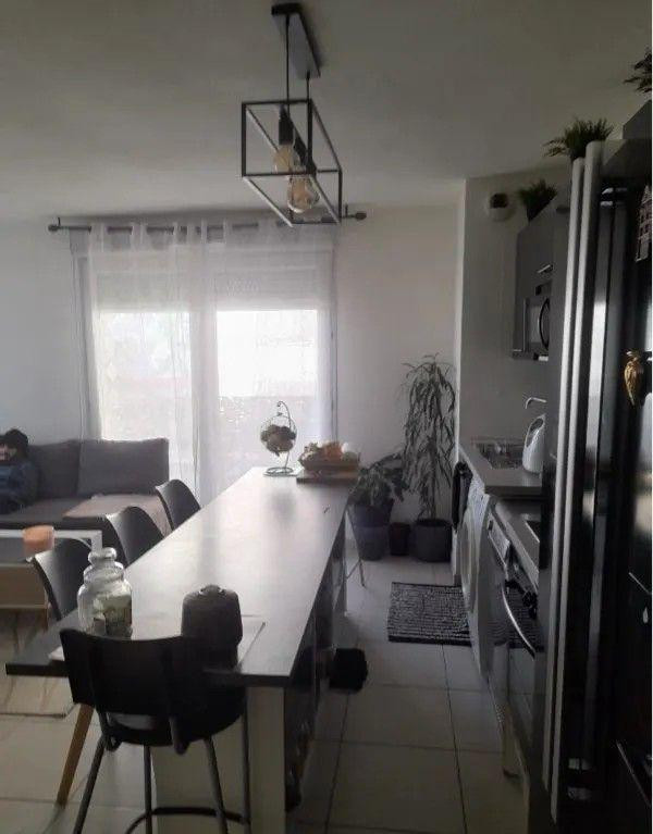 
                                                Location
                                                 Beau T3 55m² avec une terrasse 22m² et parking
