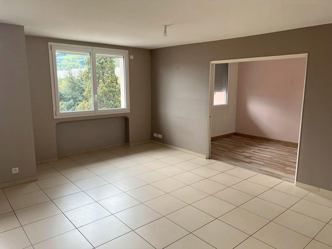 
                                                Location
                                                 Beau T3 55m² refait à neuf Cours Fauriel