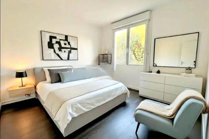 
                                                Location
                                                 Beau T3 57m² rénové, lumineux avec parking et cave