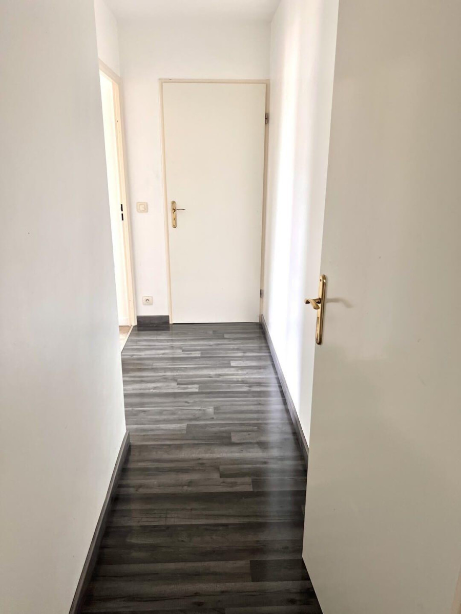 
                                                Location
                                                 Beau T3 58m² avec balcon dans résidence récente