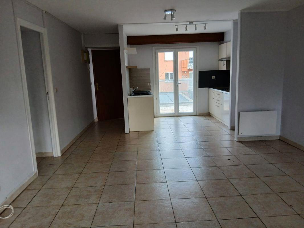 
                                                Location
                                                 Beau T3 60m² avec cours Wazemmes