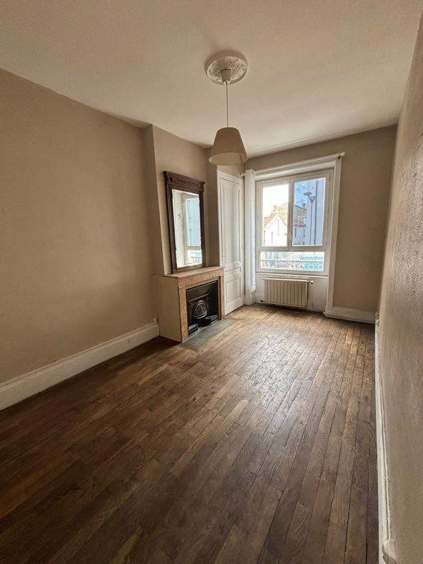 
                                                Location
                                                 Beau T3 61m² route de Vienne