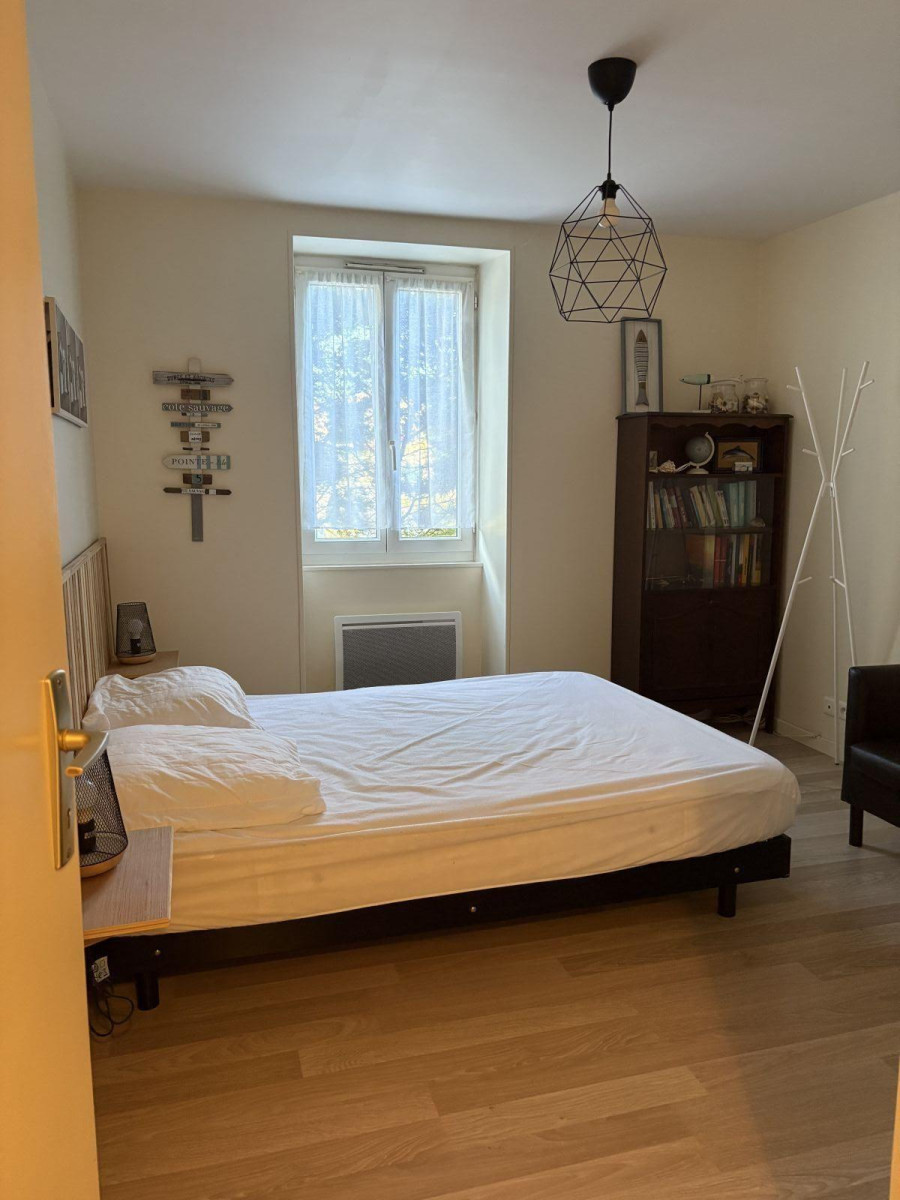 
                                                Location
                                                 Beau T3 62m² refait à neuf