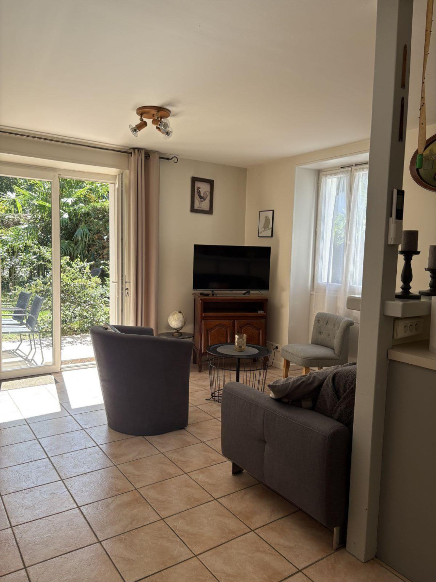 
                                                Location
                                                 Beau T3 62m² refait à neuf