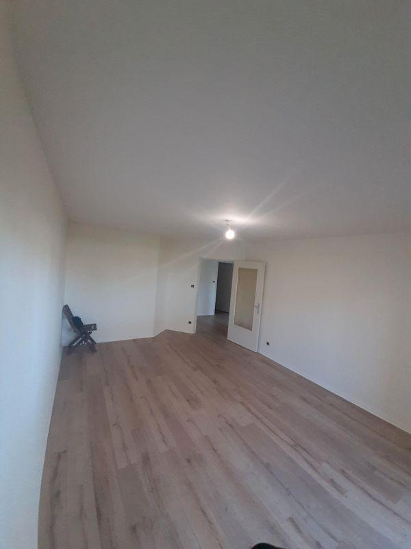 
                                                Location
                                                 Beau T3 66 m² rénové Rotonde