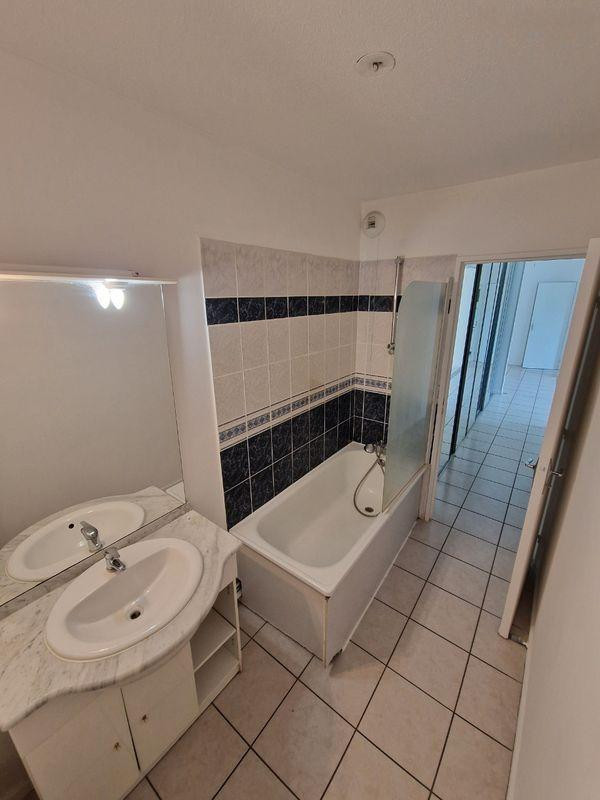 
                                                Location
                                                 Beau T3 67 m²  Saint-Étienne