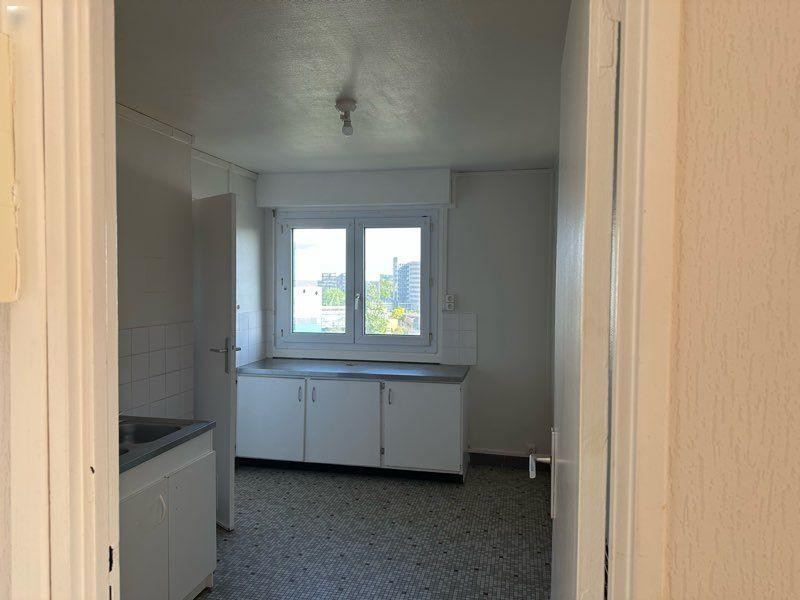 
                                                Location
                                                 Beau T3 67m² au 10ème étage Kergoat Faculté