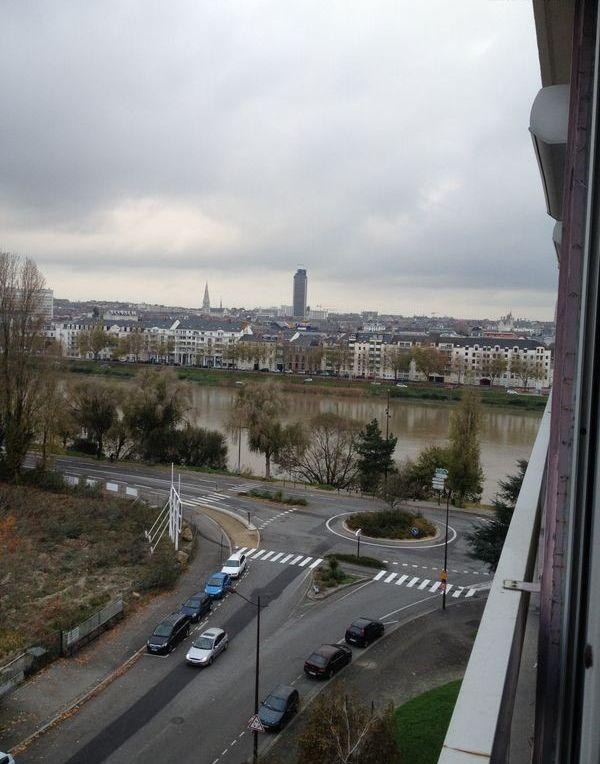 
                                                Location
                                                 Beau T3 67m² Ile de Nantes vue Loire