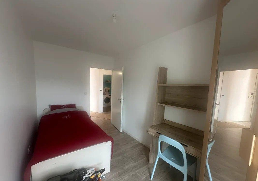
                                                Location
                                                 Beau T3 67m² lumineux et meublé