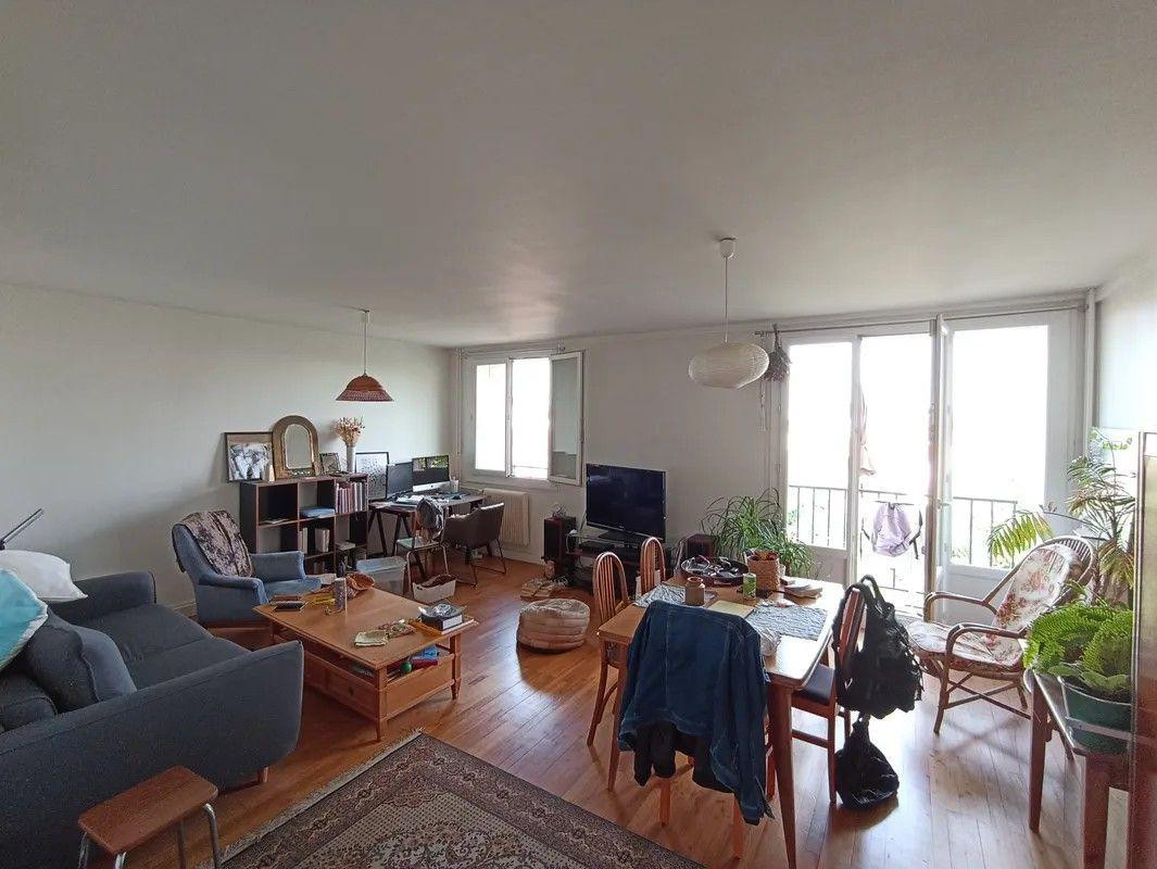 
                                                Location
                                                 Beau T3 68m² Gratte-ciel avec balcon