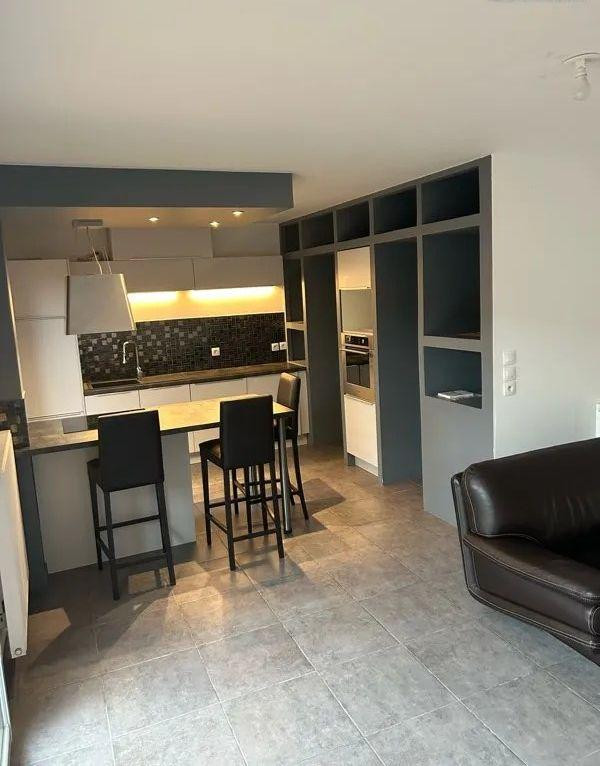 
                                                Location
                                                 Beau T3 72m² avec 75m² de terrasse