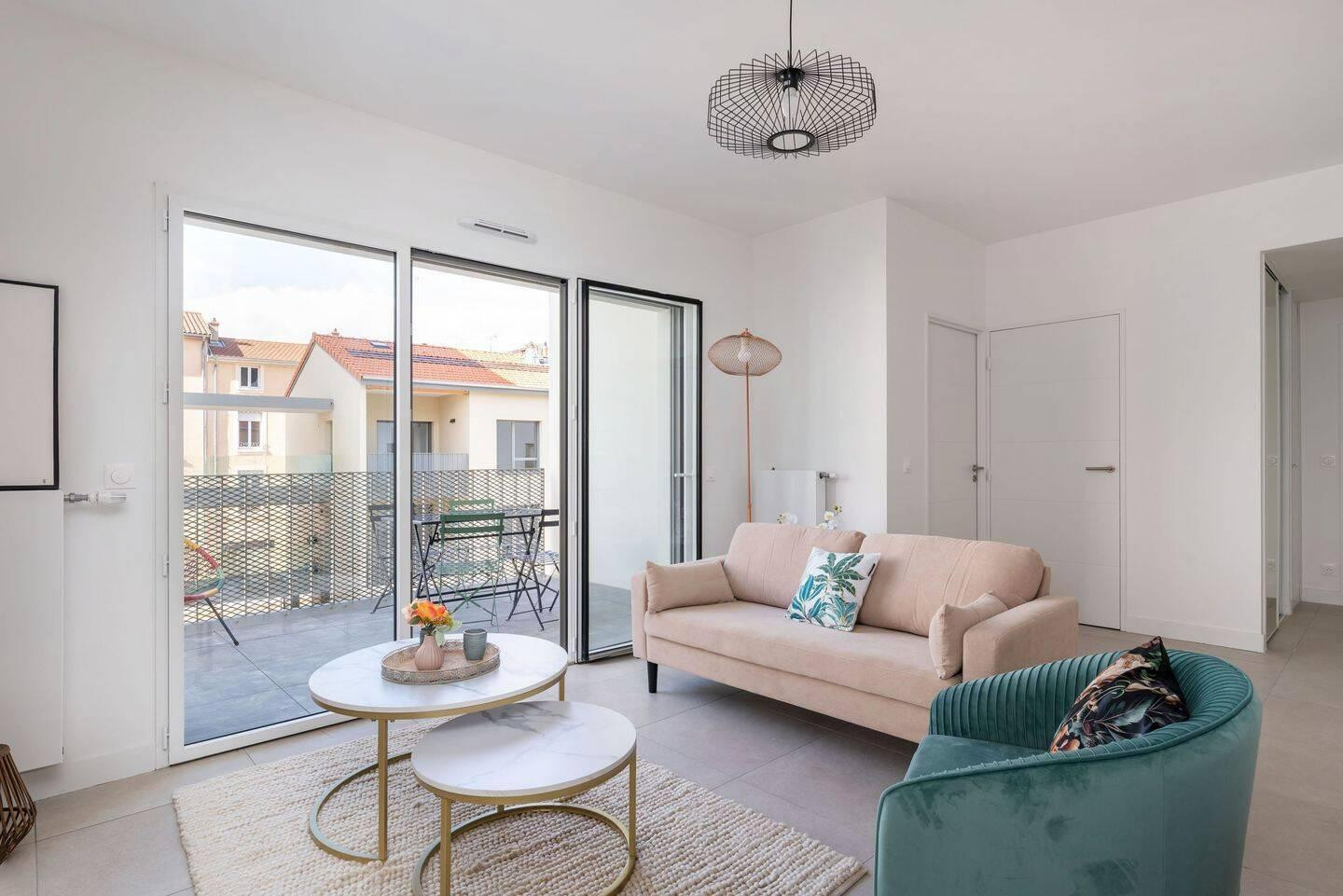 
                                                Location
                                                 Beau T3 74m2 refait à neuf et lumineux