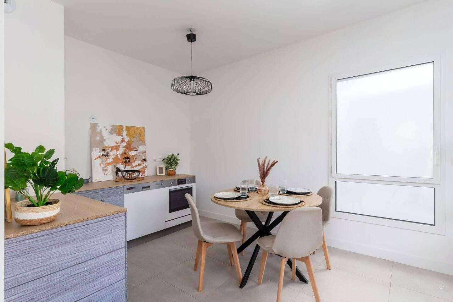 
                                                Location
                                                 Beau T3 74m2 refait à neuf et lumineux