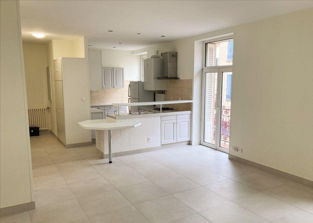 
                                                Location
                                                 Beau T3 80m² Quartier de la Pépinière avec balcon