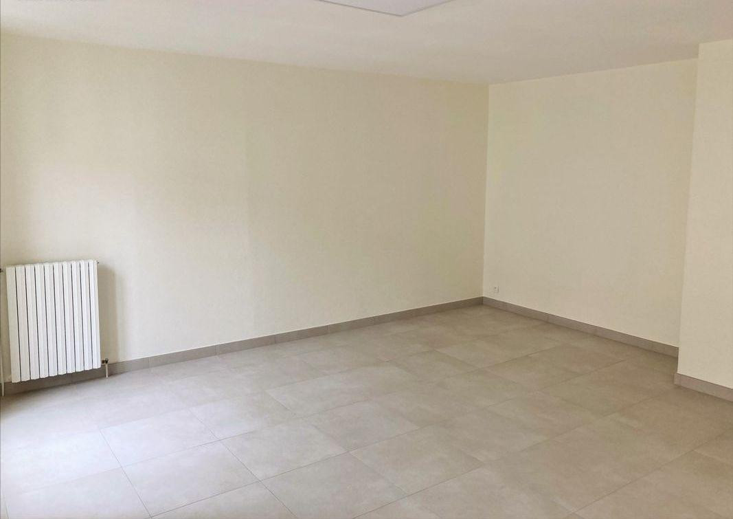 
                                                Location
                                                 Beau T3 80m² Quartier de la Pépinière avec balcon