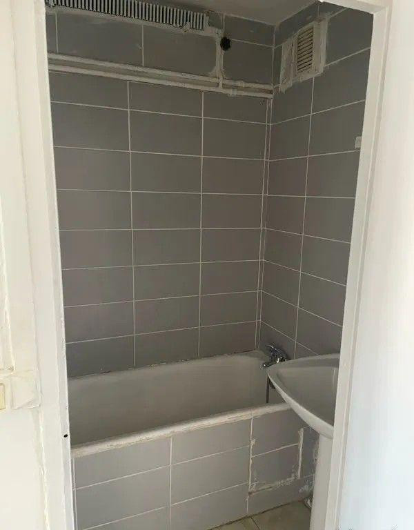 
                                                Location
                                                 Beau T3 80m² rénové