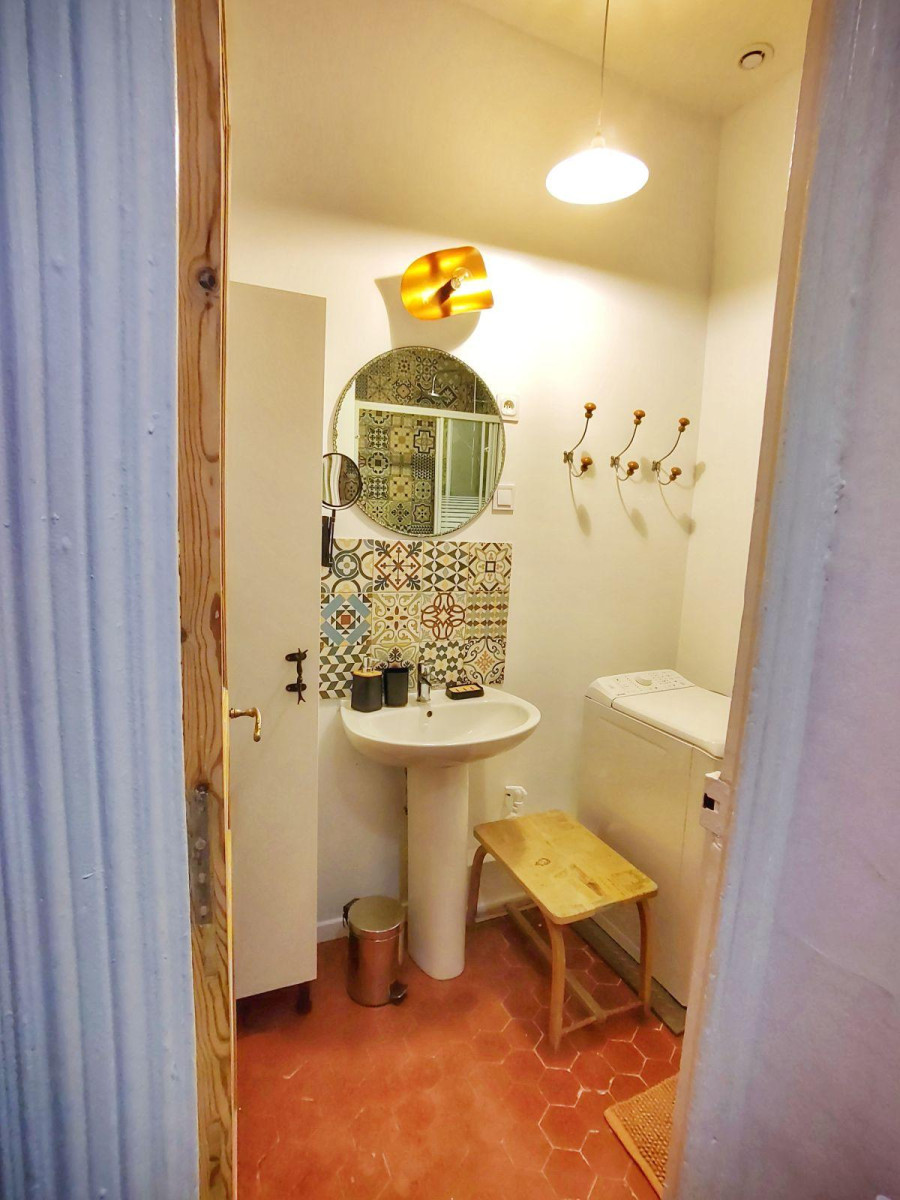 
                                                Location
                                                 Beau T3 de 43 m² entièrement meublé et rénové