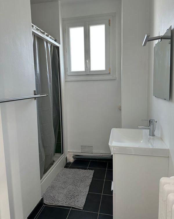 
                                                Location
                                                 Beau T3 de 61m² avec balcon